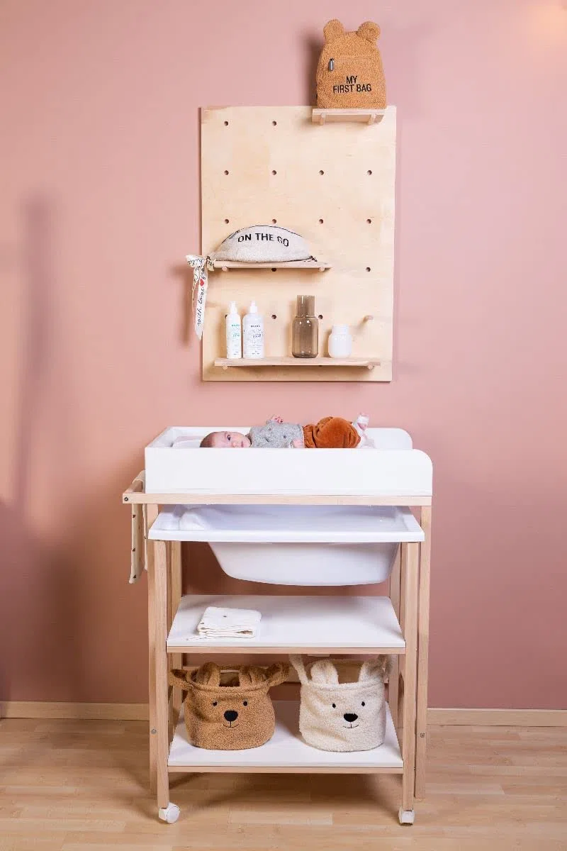 Béaba Mesa cambiador con bañera, ruedas fáciles de mover, unidad de cambio, robusta, seguridad óptima, ultra práctica, compacta, madera natural de haya, Blanco